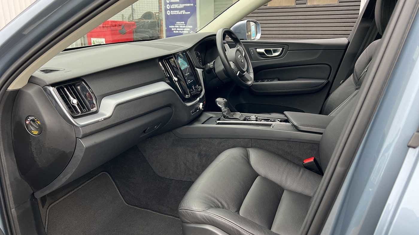 2019 Volvo XC60 Momentum full