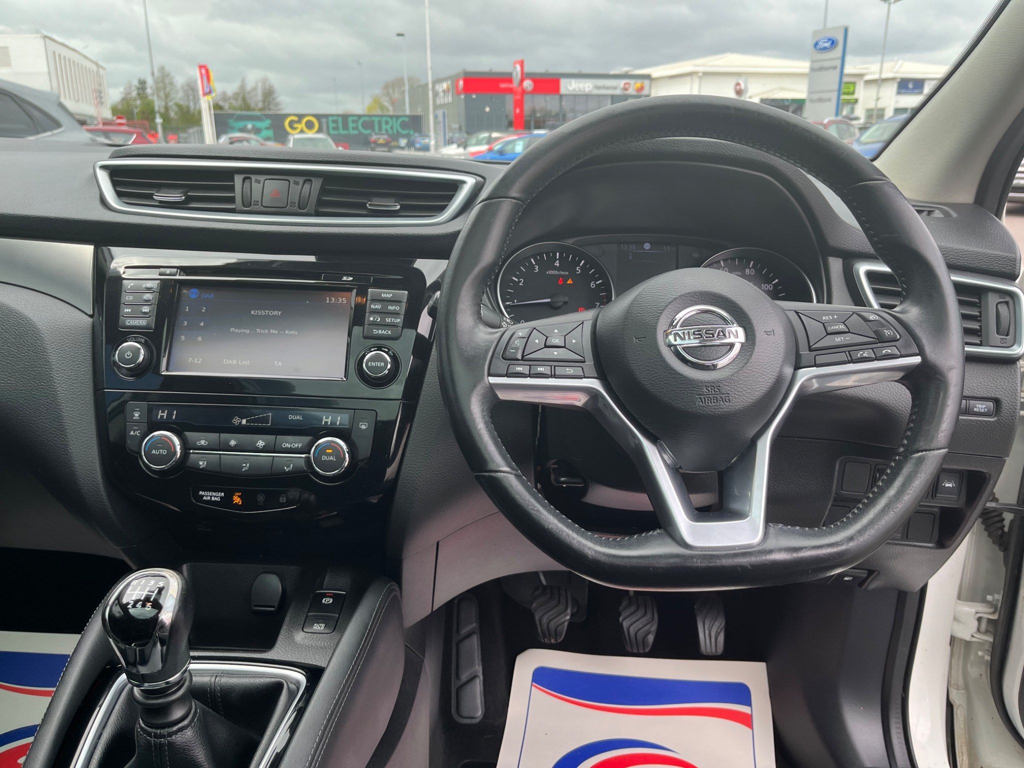 2017 Nissan Qashqai DIG-T N-Connecta full