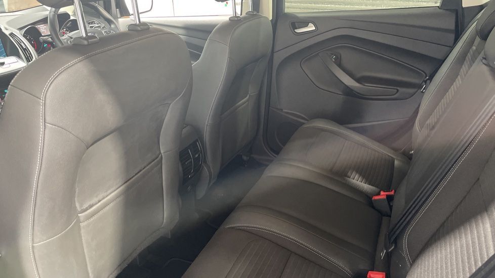 2019 Ford Kuga TDCi EcoBlue Titanium Edition full