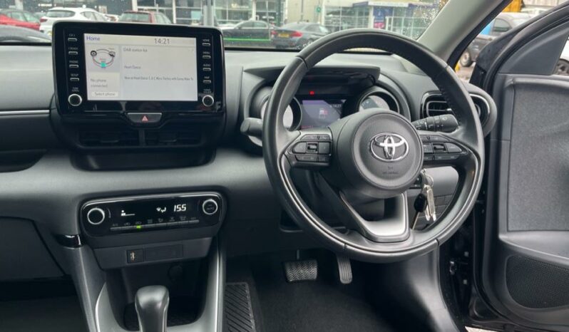 2021 Toyota Yaris 1.5 VVT-h Design E-CVT Euro 6 (s/s) 5dr full